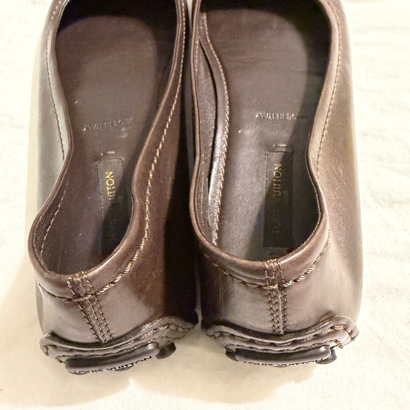 Louis Vuitton Oxford Ballet Brown Flats with Gold Accents - Picture 4 of 4